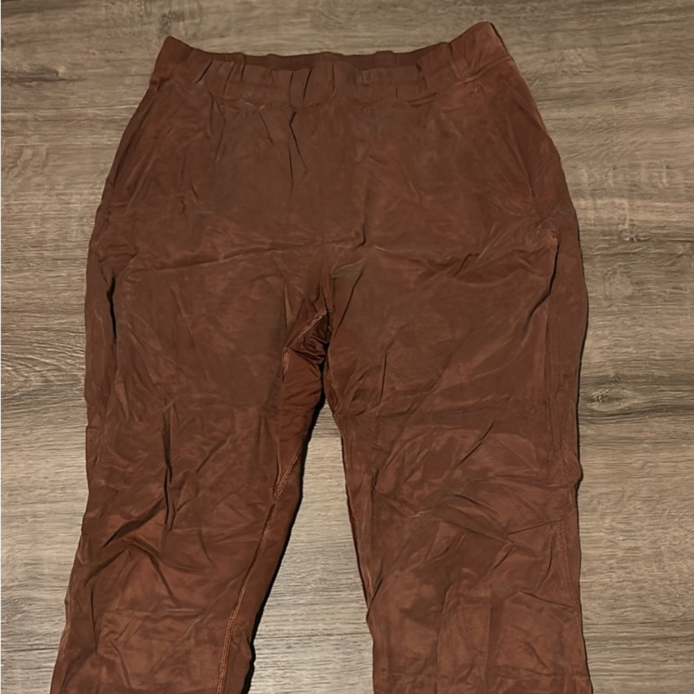 lululemon women’s joggers